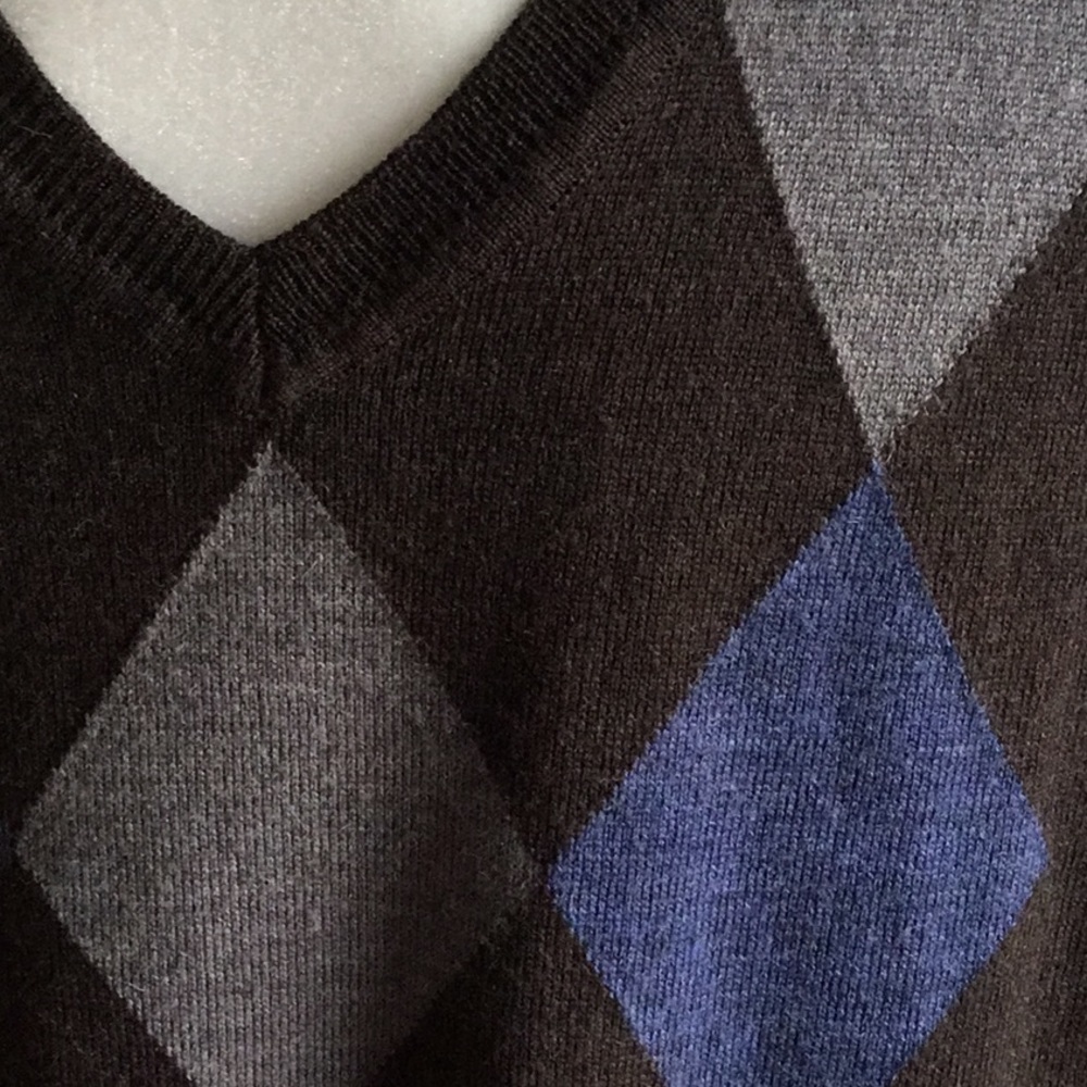 EUC brown argyle sweater - Picture 2 of 5